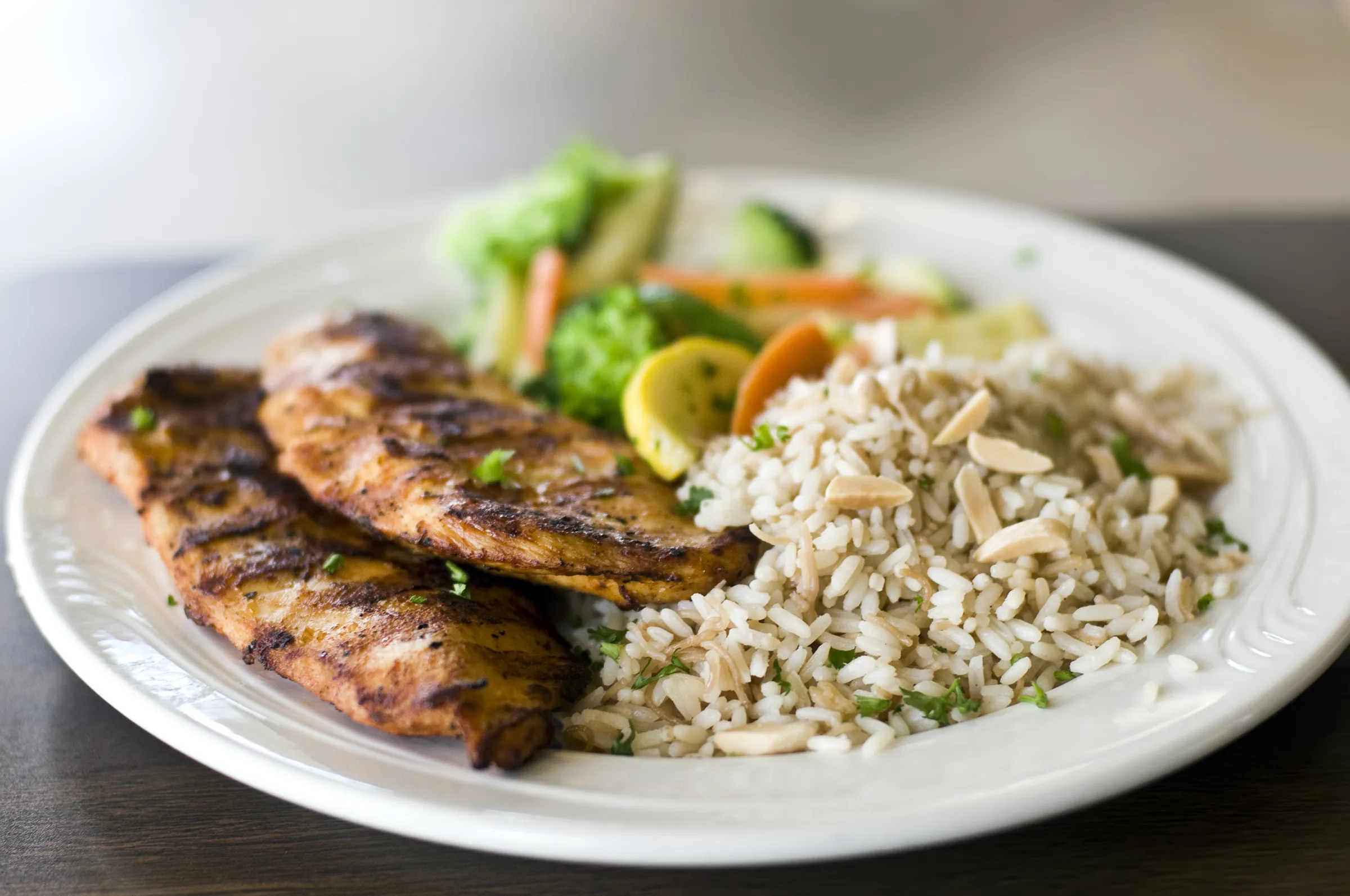 Grilled chicken with rice and steamed vegetables